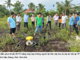 Nông dân Hậu Giang dùng máy bay không người lái phun thuốc cho lúa - Phân bón Điền Gia